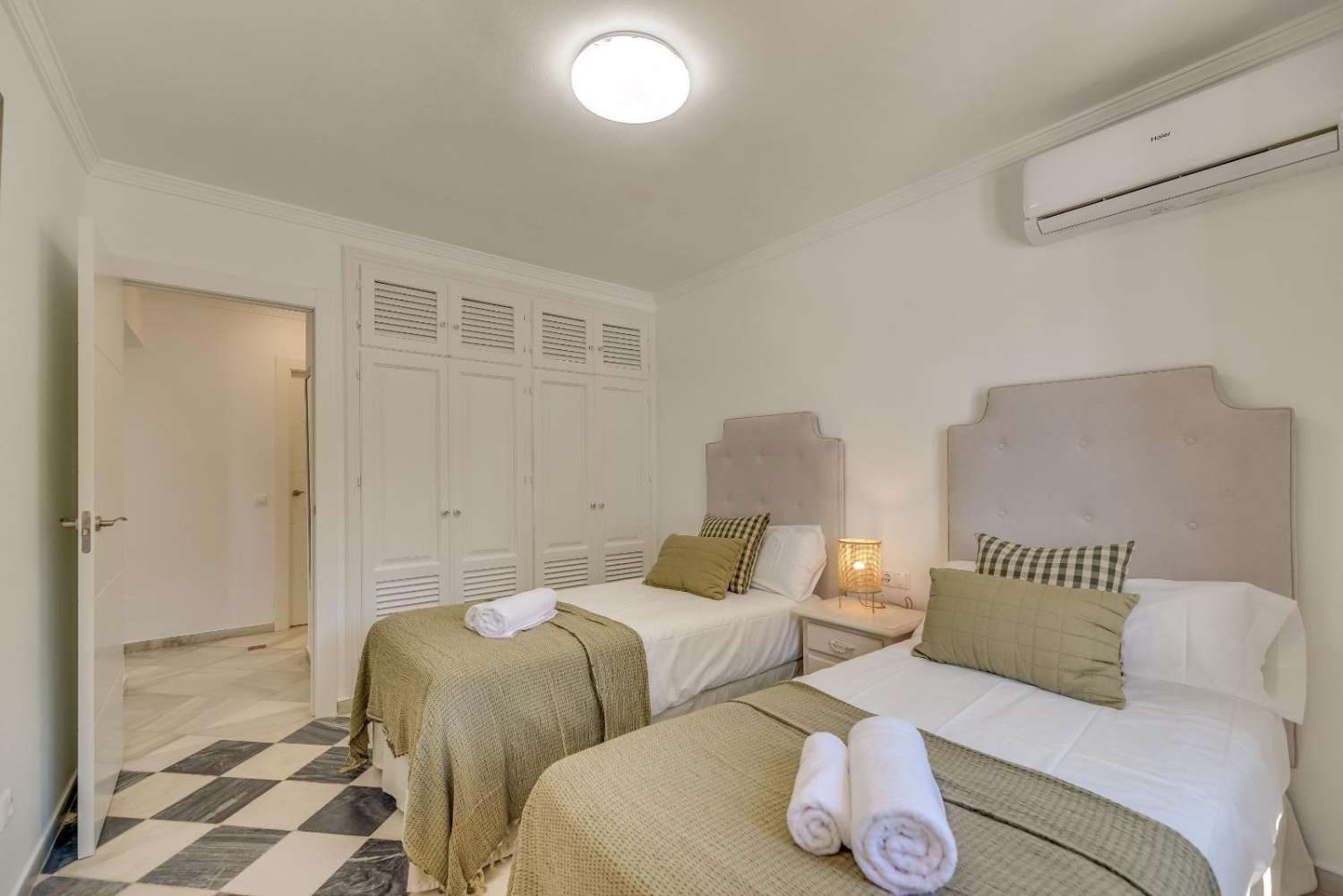 SE VENDE MAGNIFICA VILLA EN NUEVA ANDALUCIA (MARBELLA)