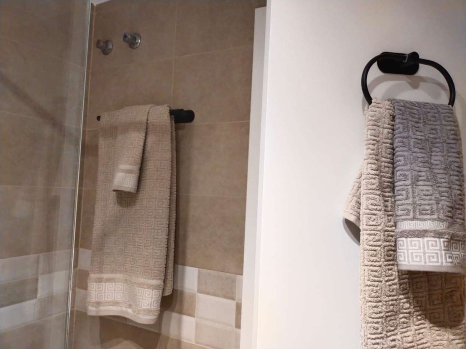 SE ALQUILA POR LARGA TEMPORADA BONITO APARTAMENTO EN MIJAS COSTA EN 1ª LINEA DE PLAYA