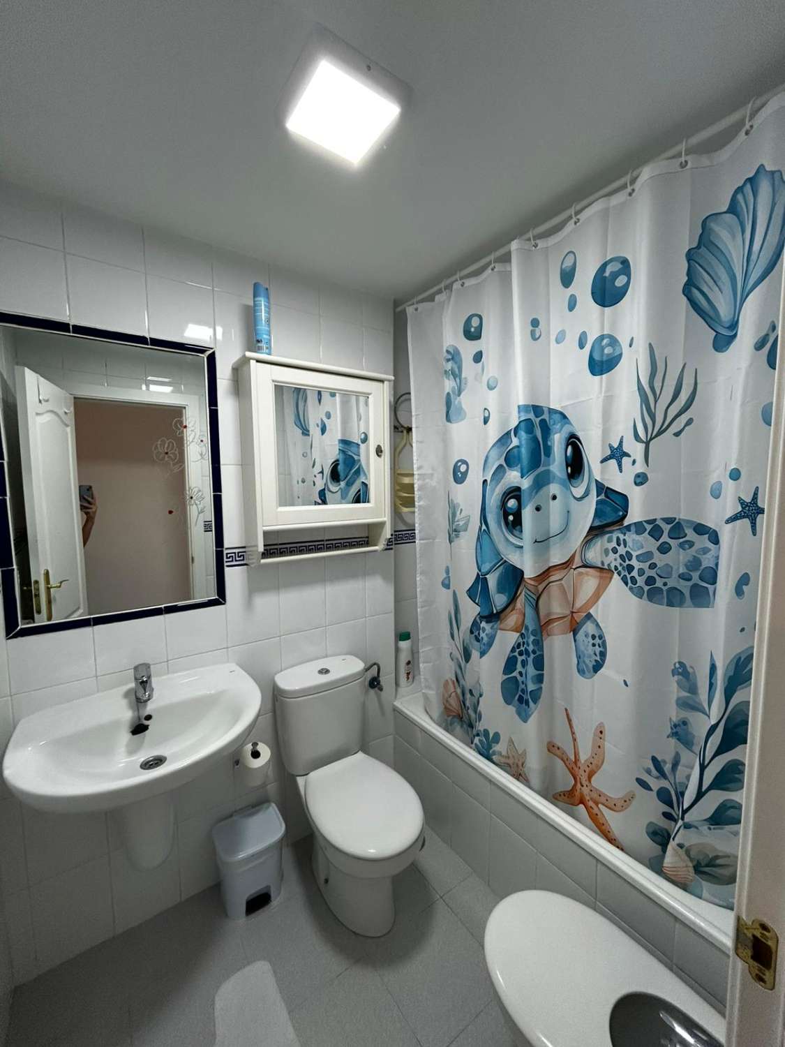 MUKAVA ASUNTO MERINÄKÖALOILTA VUOKRATTAVANA PITKÄAIKAISESTI TORREBLANCAN ALUEELLA (FUENGIROLA)