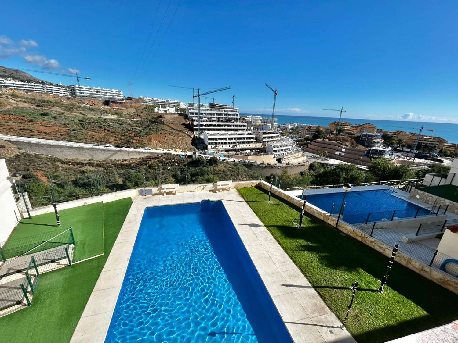 MUKAVA ASUNTO MERINÄKÖALOILTA VUOKRATTAVANA PITKÄAIKAISESTI TORREBLANCAN ALUEELLA (FUENGIROLA)