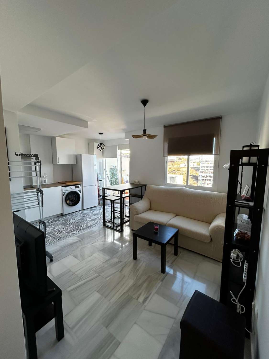 MUKAVA ASUNTO MERINÄKÖALOILTA VUOKRATTAVANA PITKÄAIKAISESTI TORREBLANCAN ALUEELLA (FUENGIROLA)