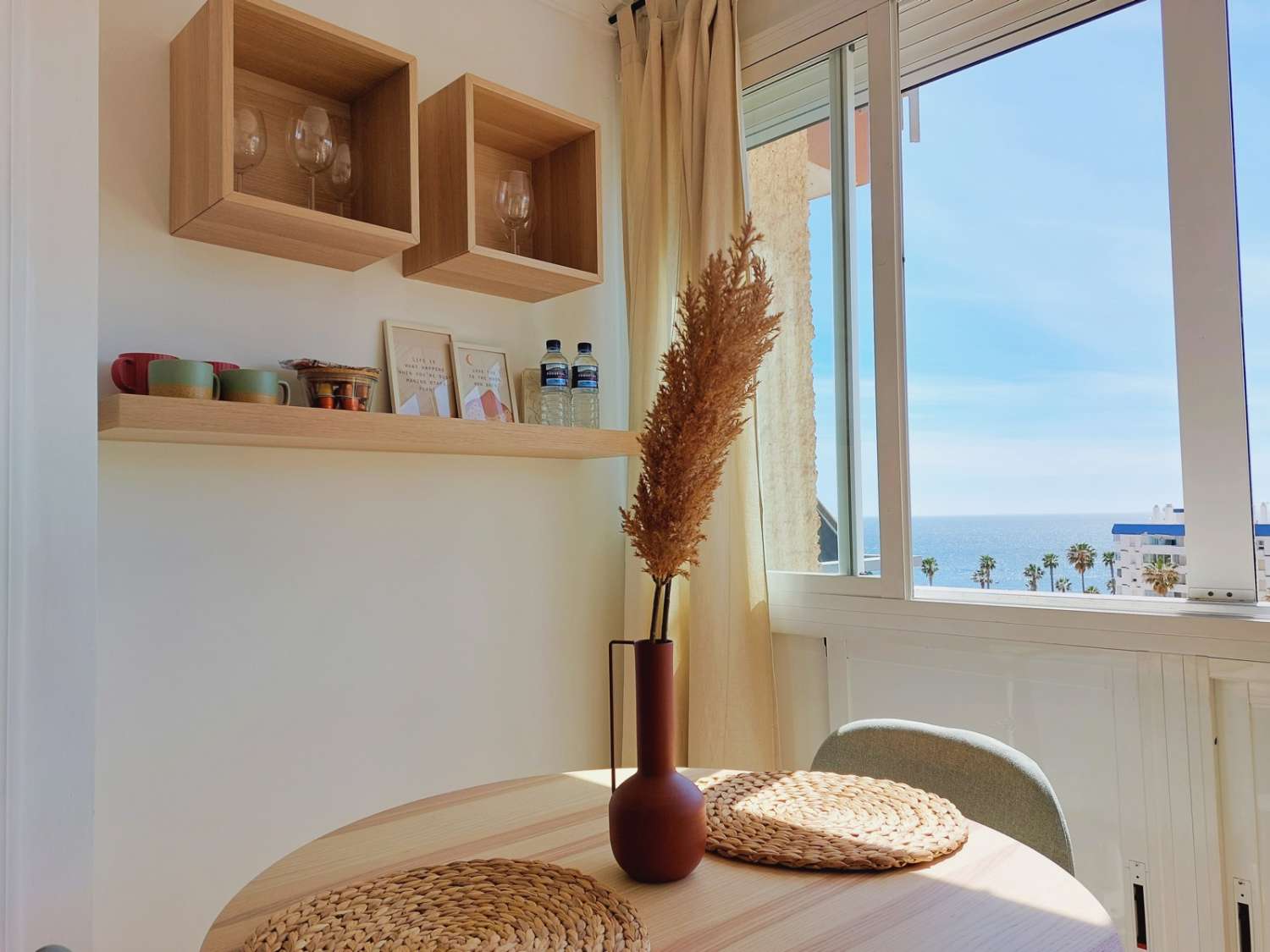 HALV SEMESTER STUDIELEJE FRA 15/10/26 - 31/05/27 I BENALMÁDENA PÅ 2. LINJE AF STRANDEN.