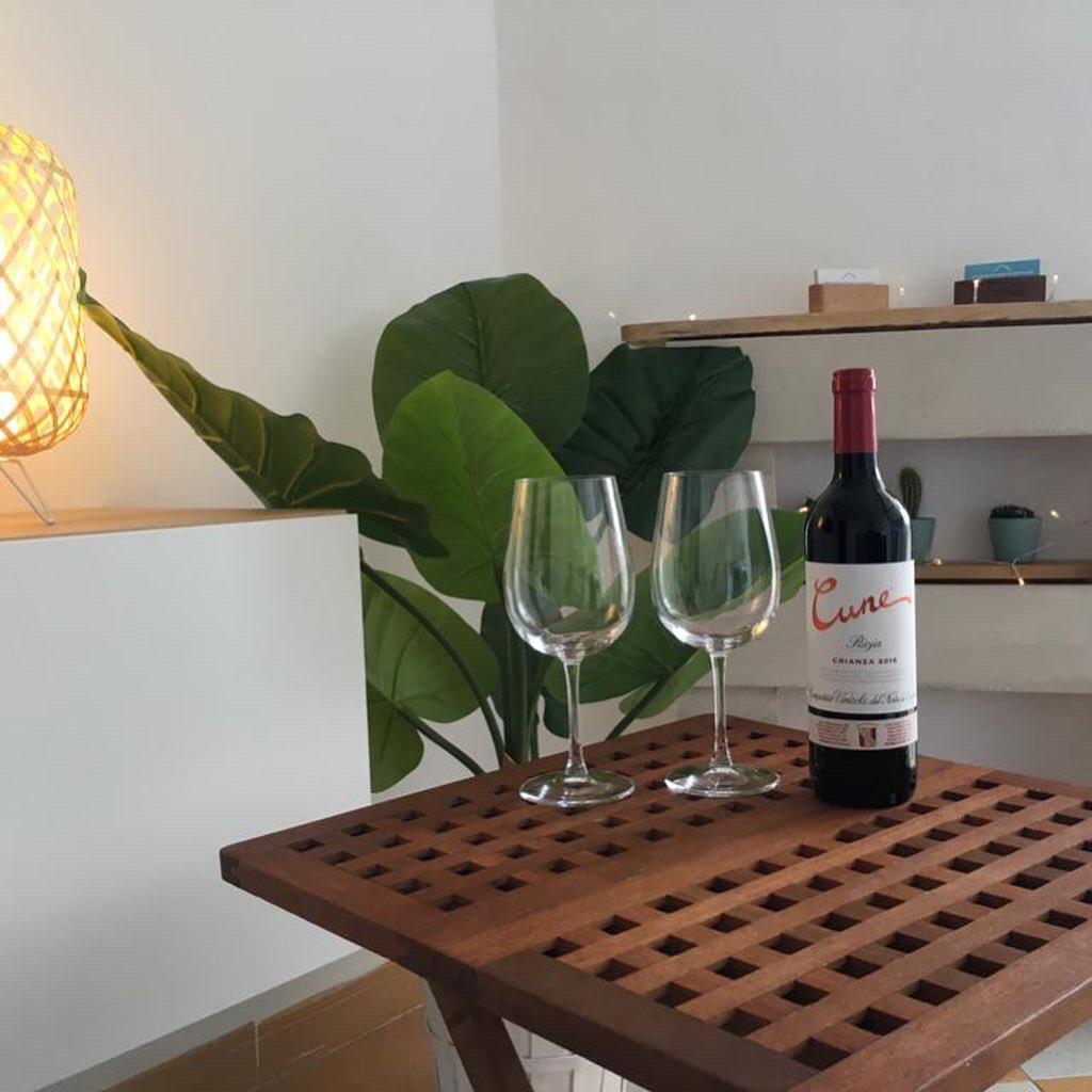 HALV SEMESTER STUDIELEJE FRA 15/10/26 - 31/05/27 I BENALMÁDENA PÅ 2. LINJE AF STRANDEN.