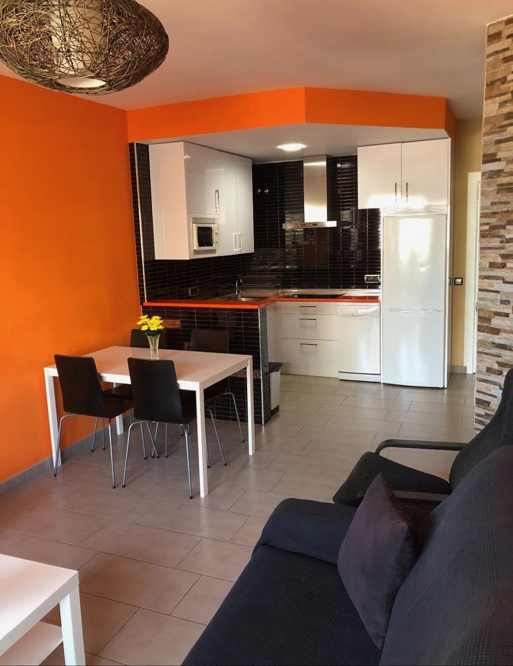 MIDDENSEIZOEN TE HUUR 01/11/2024 - 30/04/2025 MOOI APPARTEMENT MET ZEEZICHT IN BENALMÁDENA