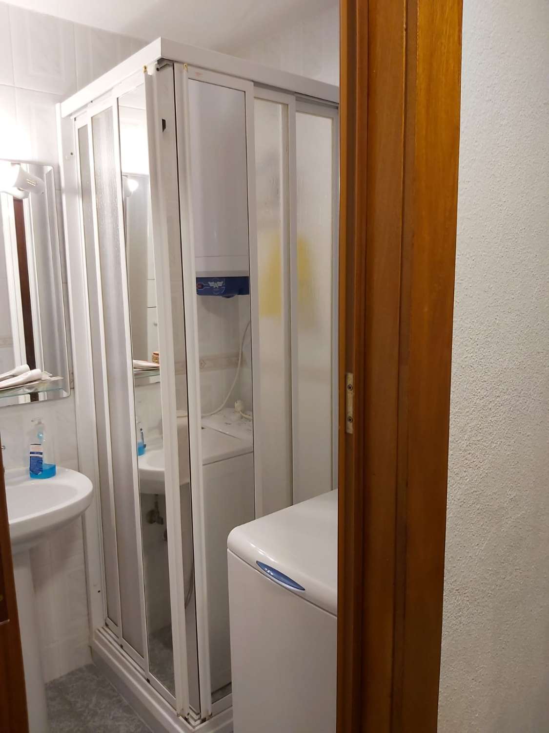 HALF SEASON. FOR RENT FROM 1.12.24 -15.6.25 BEAUTIFUL RENOVATED STUDIO ON 2ND LINE BEACH WITH SEA VIEWS IN BENALMADENA