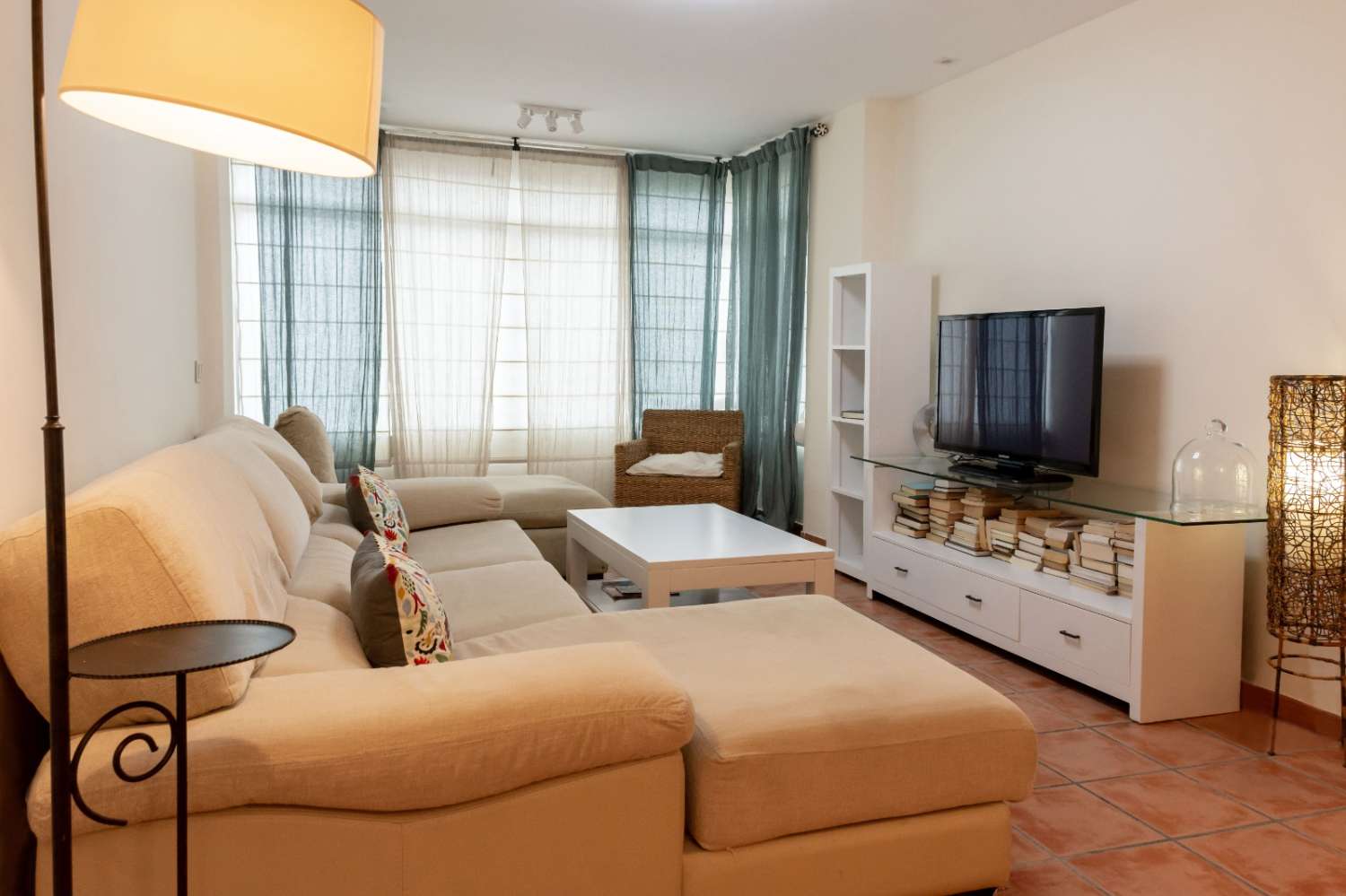 MID-SEASON.  FOR RENT FROM 8.3.24-30.6.24 and 1.9.24-30.6.25 MAGNIFICENT APARTMENT IN 1ST LINE PLAYA BENALMADEN