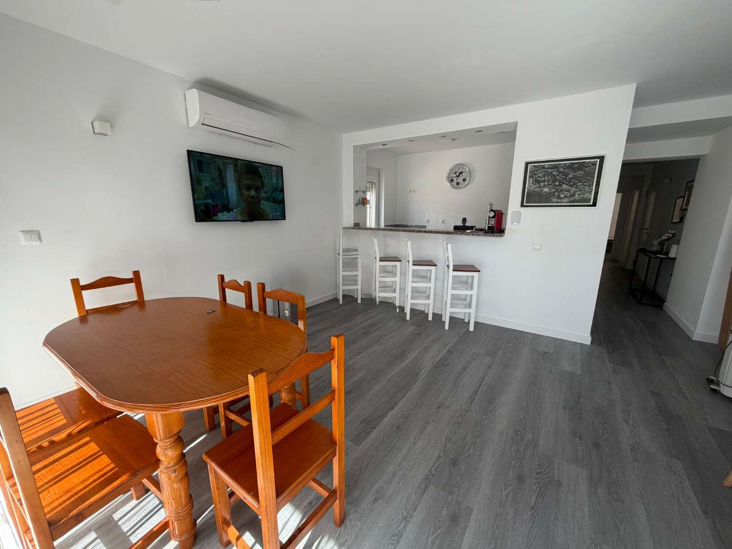 SE ALQUILA POR LARGA TEMPORADA BONITO APARTAMENTO EN PUERTO MARINA (BENALMADENA)