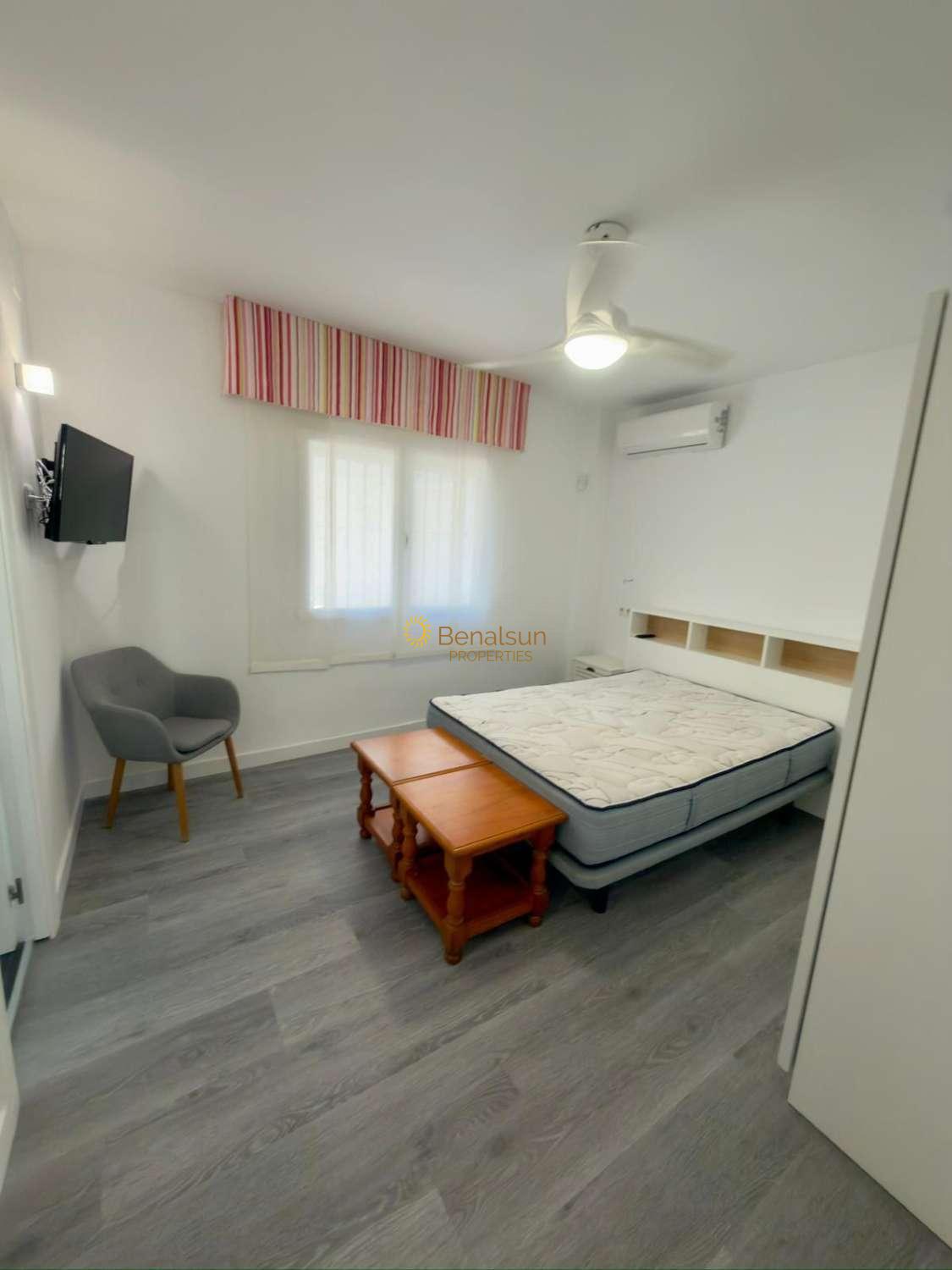 SE ALQUILA POR LARGA TEMPORADA BONITO APARTAMENTO EN PUERTO MARINA (BENALMADENA)