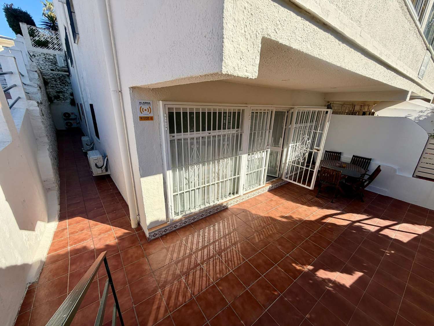 SE ALQUILA POR LARGA TEMPORADA BONITO APARTAMENTO EN PUERTO MARINA (BENALMADENA)