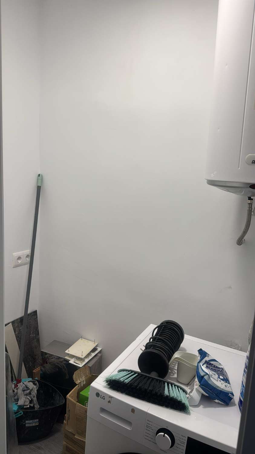 SE ALQUILA POR LARGA TEMPORADA BONITO APARTAMENTO EN PUERTO MARINA (BENALMADENA)