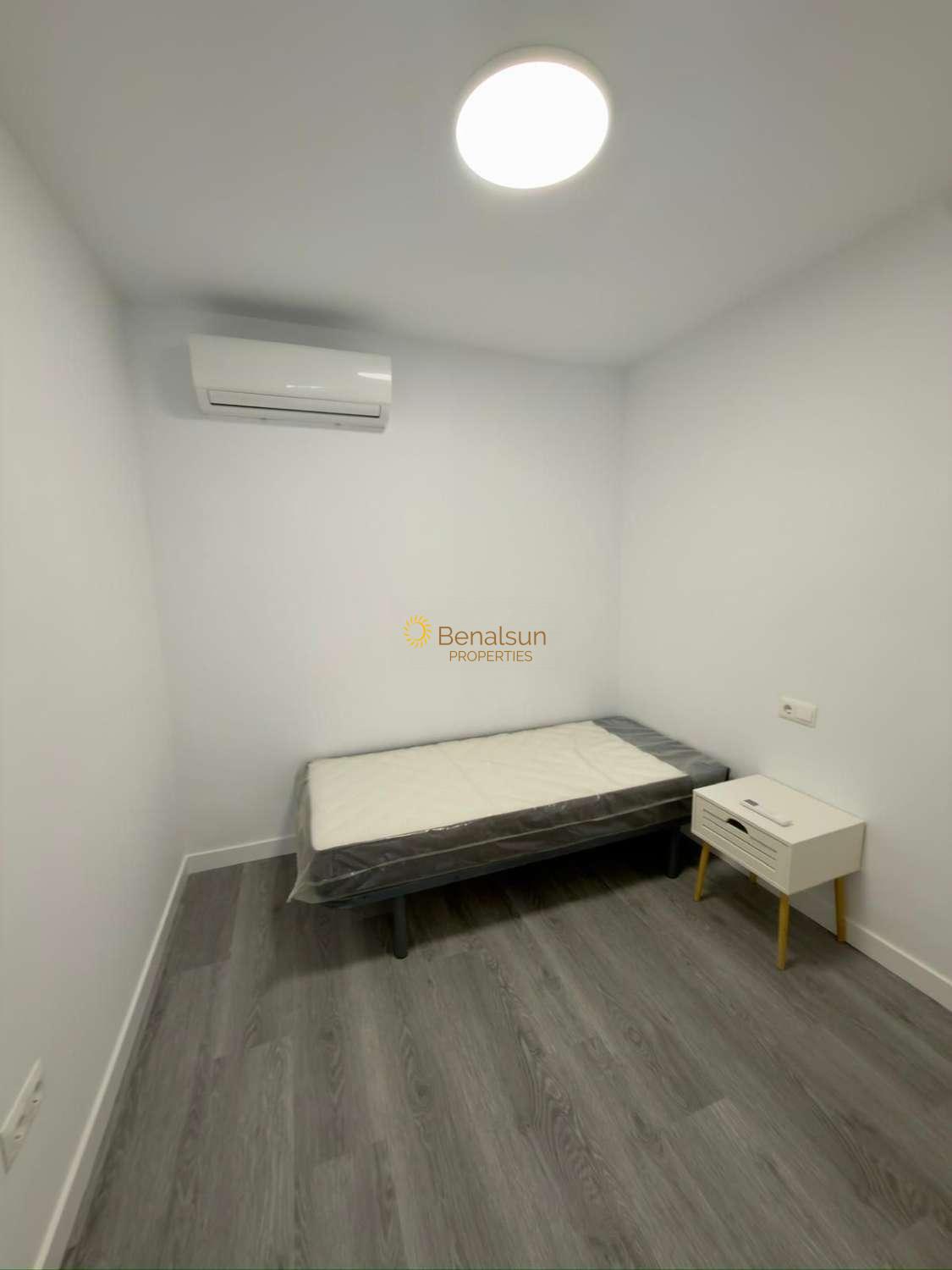 SE ALQUILA POR LARGA TEMPORADA BONITO APARTAMENTO EN PUERTO MARINA (BENALMADENA)