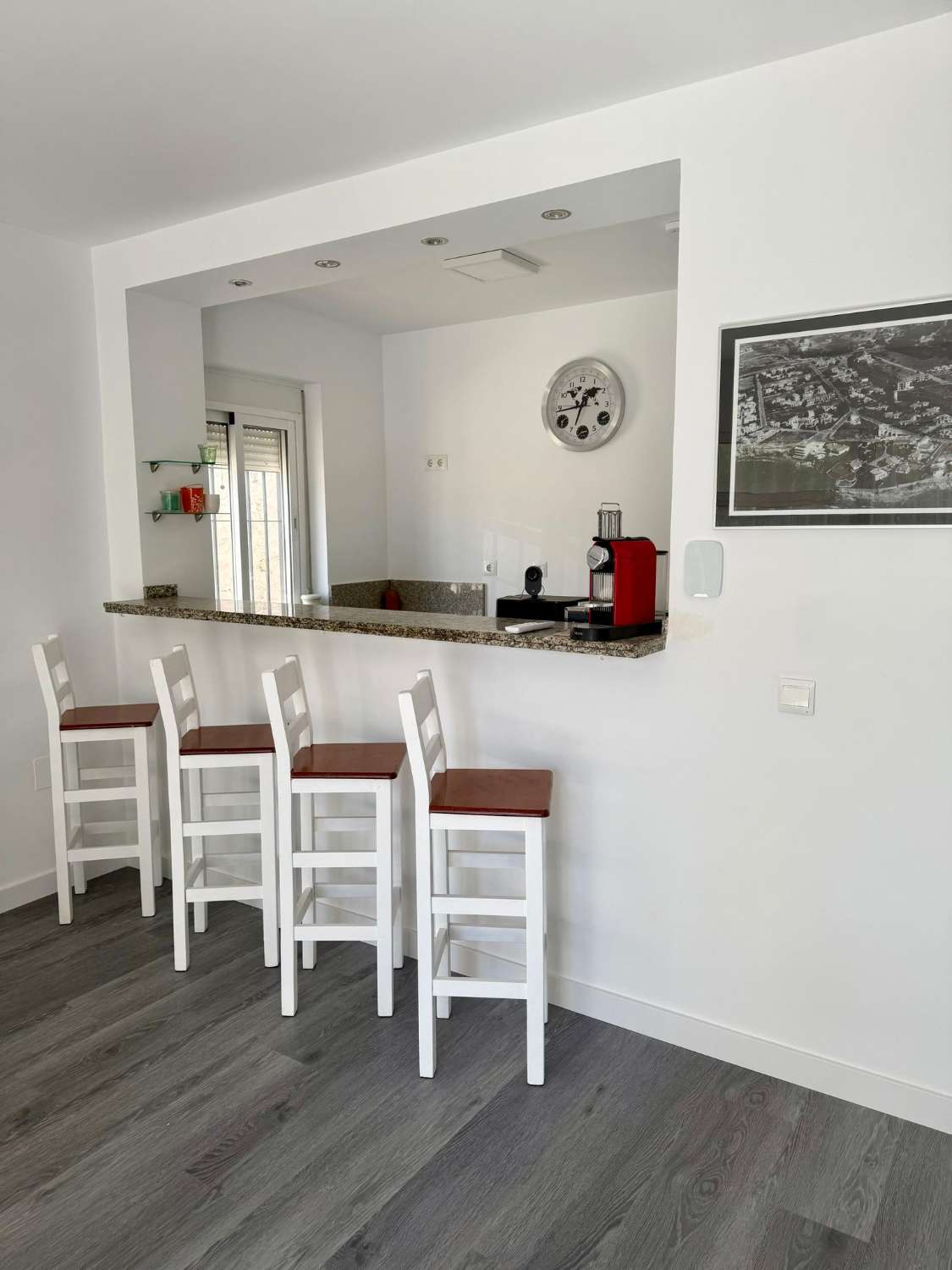 SE ALQUILA POR LARGA TEMPORADA BONITO APARTAMENTO EN PUERTO MARINA (BENALMADENA)