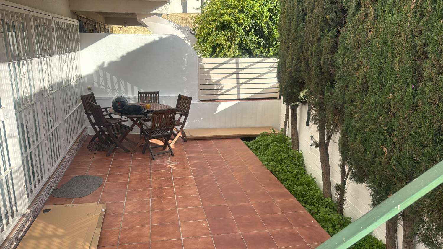 SE ALQUILA POR LARGA TEMPORADA BONITO APARTAMENTO EN PUERTO MARINA (BENALMADENA)