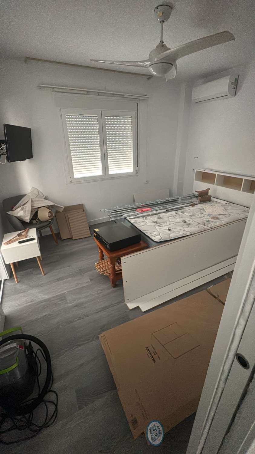 SE ALQUILA POR LARGA TEMPORADA BONITO APARTAMENTO EN PUERTO MARINA (BENALMADENA)