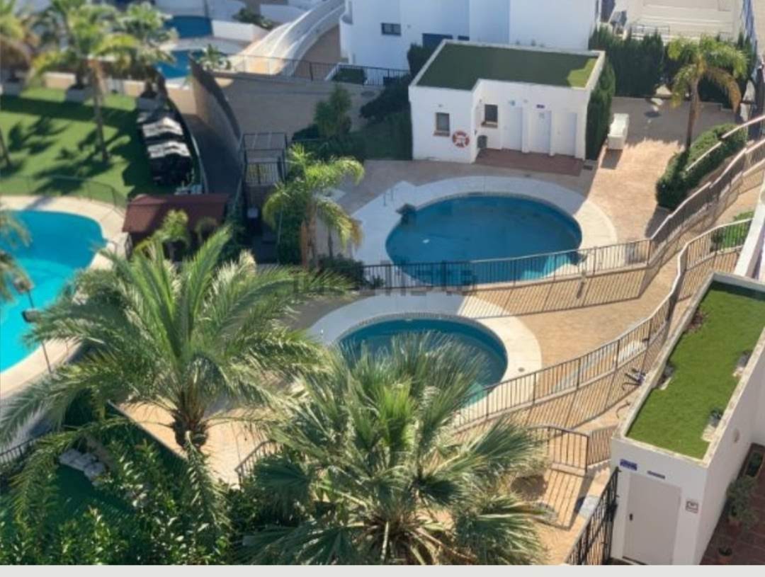 Se alquila desde 1.9.26- 30.6.27 bonito apartamento en Benalmádena Costa a 200 metros de la playa