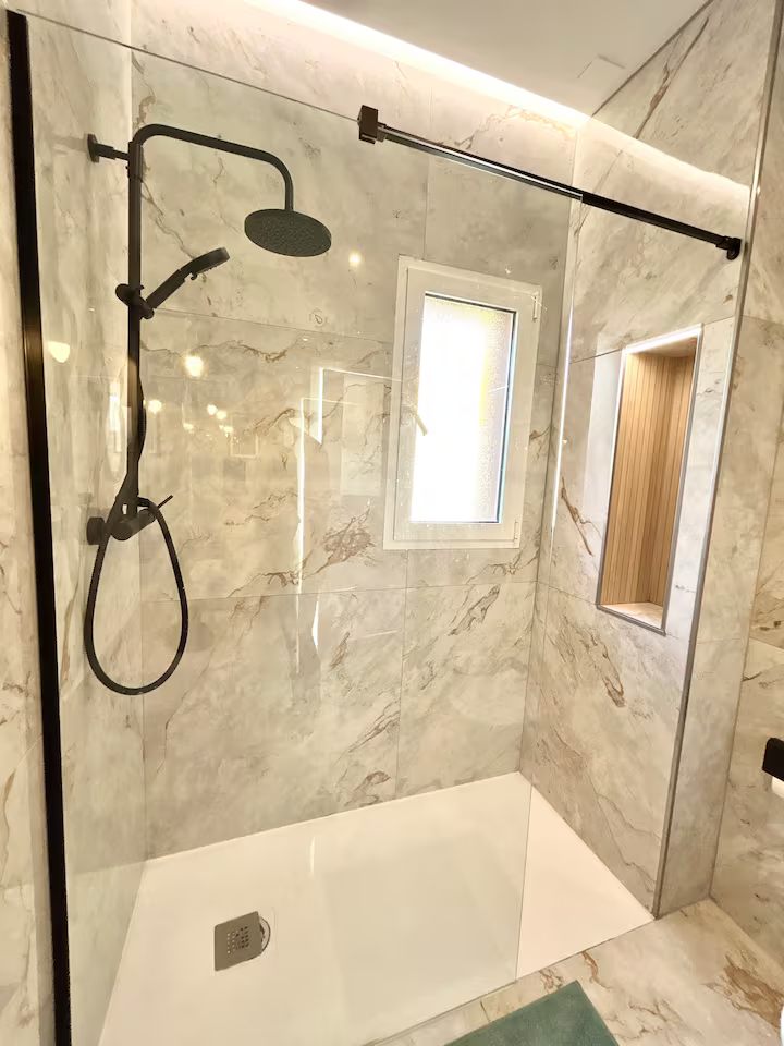 IN AFFITTO DAL 01/09/2026 AL 30/06/27 MAGNIFICA VILLA IN ARROYO DE LA MIEL (BENALMADENA)