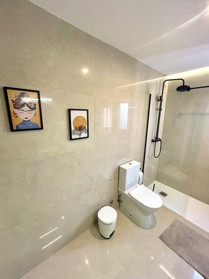 IN AFFITTO DAL 01/09/2026 AL 30/06/27 MAGNIFICA VILLA IN ARROYO DE LA MIEL (BENALMADENA)