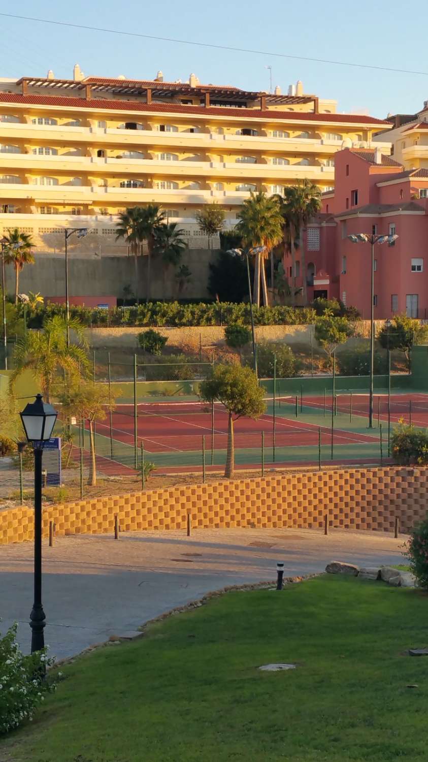 BELLO ATTICO IN AFFITTO DA ORA -15.6.26 E DAL 1.10.26 AL 15.6.27 A MIJASTIENE 65 M2 COSTRUITO, PIANO ATTICO, ORIENTAMENTO SUD-OVEST, ARIA CONDIZIONATA