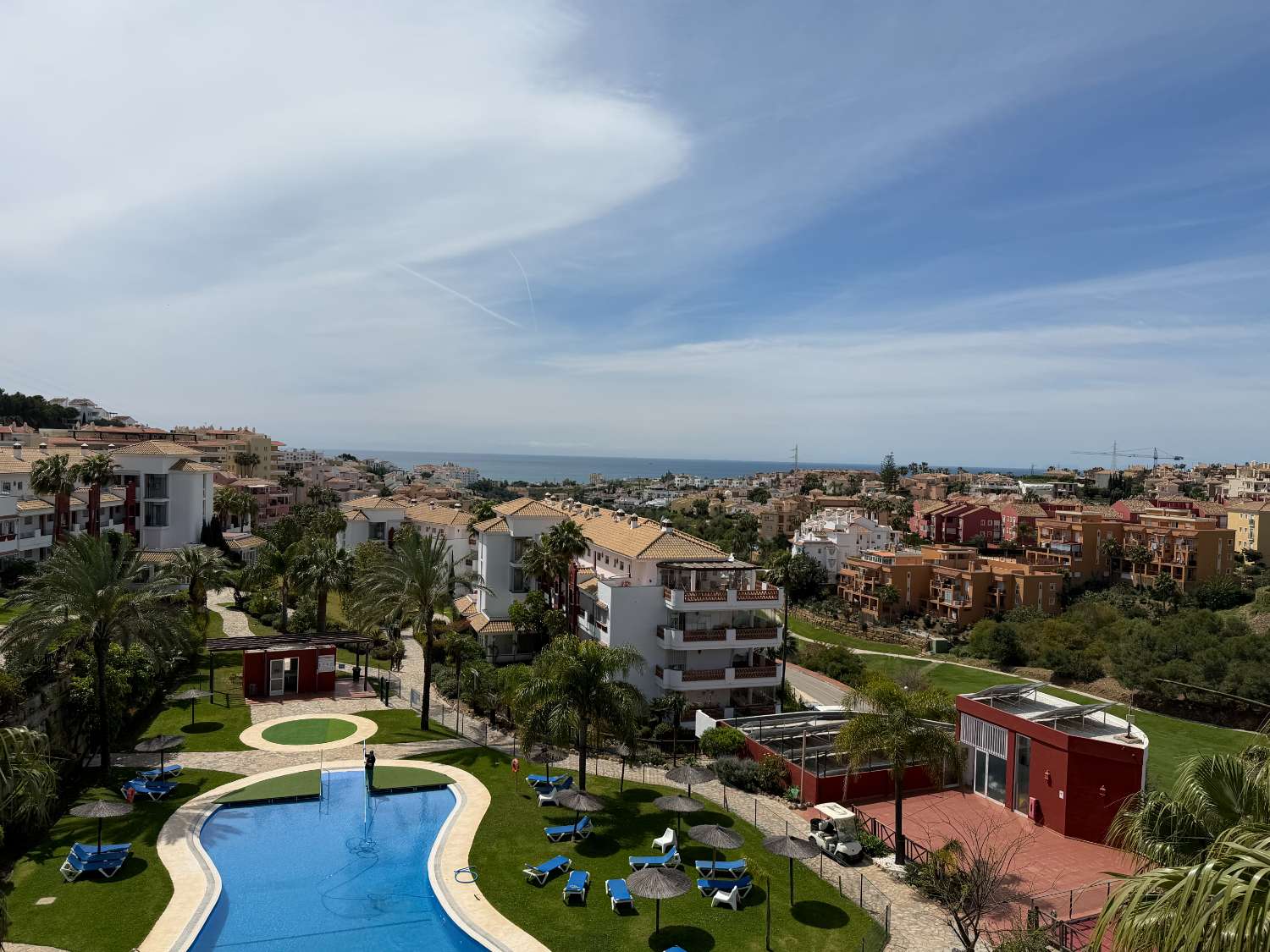 SE ALQUILA BONITO ATICO DESDE 27.11.2026 -15.6.27 EN MIJAS