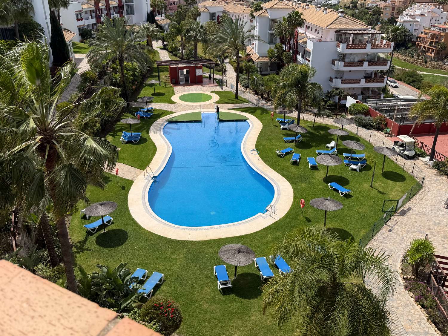 SE ALQUILA BONITO ATICO DESDE 27.11.2026 -15.6.27 EN MIJAS