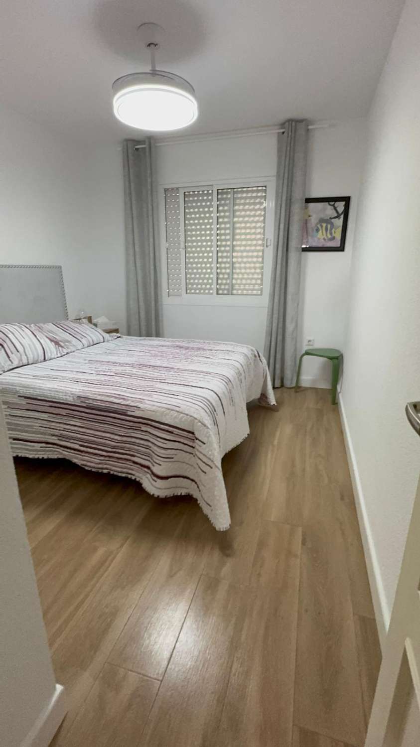 VUOKRATTAVISSA 01.09.2026 - 31.05.2027 KAUNIS REMONTOITU ASUNTO MERINÄKÖALOILLA ARROYO DE LA MIELISSÄ (BENALMADENA)