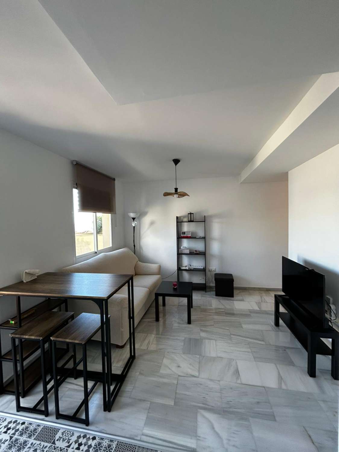 BEL APPARTAMENTO CON VISTA SUL MARE IN AFFITTO A LUNGO TERMINE NELLA ZONA DI TORREBLANCA (FUENGIROLA)