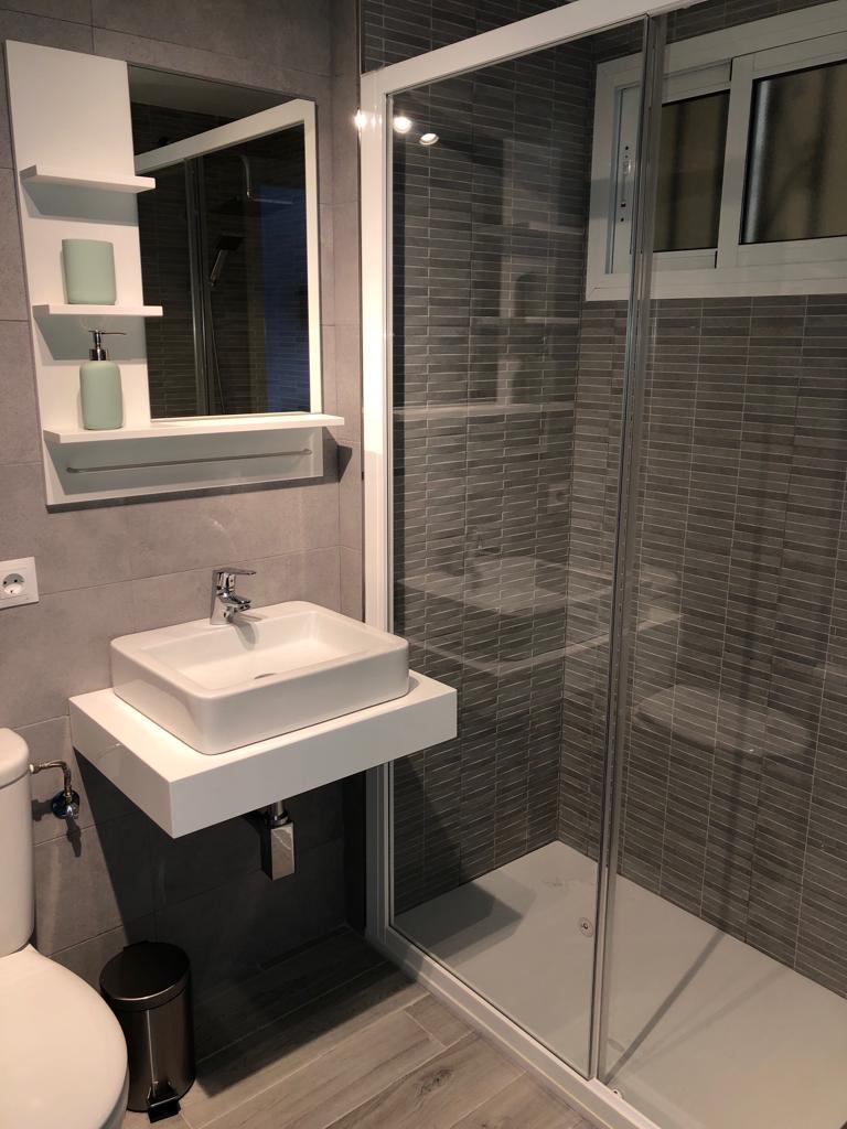 TIL LEIE FRA 2.3.26 TIL 30.6.26 OG FRA 01.09.2026 TIL 30.06.2027 FIN LEILIGHET I BENALMADENA MED HAVUTSIKT