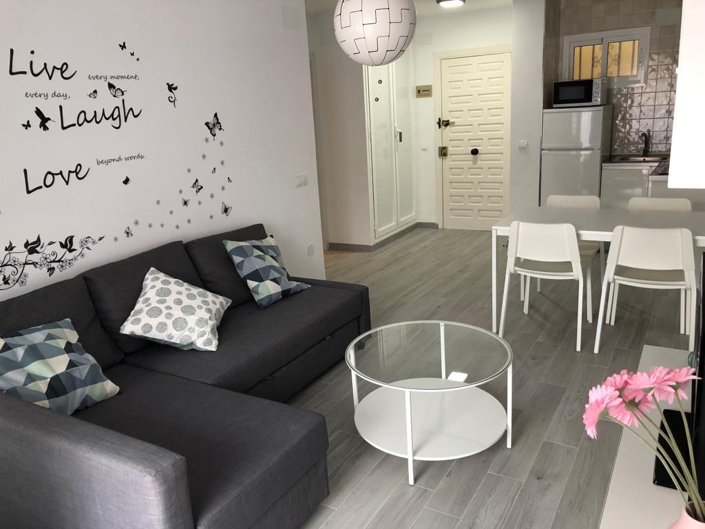 TIL LEIE FRA 2.3.26 TIL 30.6.26 OG FRA 01.09.2026 TIL 30.06.2027 FIN LEILIGHET I BENALMADENA MED HAVUTSIKT