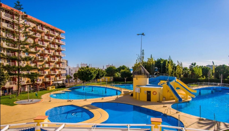 TIL LEIE FRA 2.3.26 TIL 30.6.26 OG FRA 01.09.2026 TIL 30.06.2027 FIN LEILIGHET I BENALMADENA MED HAVUTSIKT