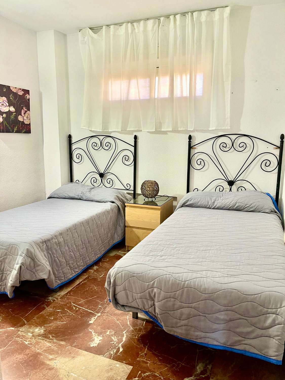 Til leie fra 1.9.26-30.6.27 praktfull leilighet på første linje av stranden i Fuengirola