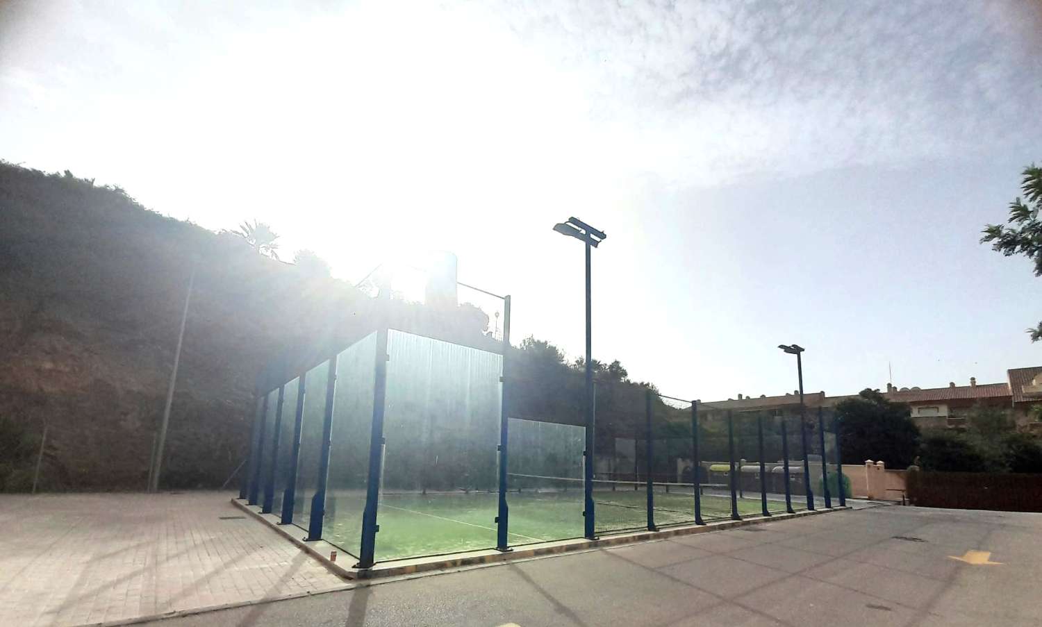 IN AFFITTO DAL 1.4.26 PER UN BELLISSIMO APPARTAMENTO A LUNGO TERMINE CON VISTA SUL MARE SULLA PRIMA LINEA DELLA SPIAGGIA A BENALMADENA