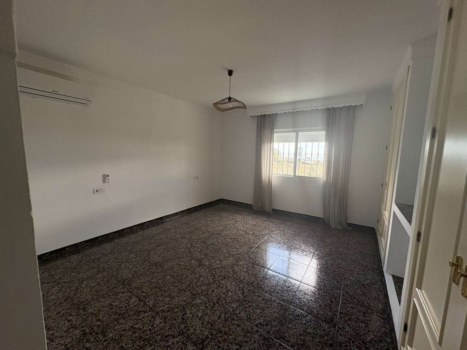 BELLE VILLA À LOUER À LA CAMPAGNE, DANS LE QUARTIER DE LA ALQUERIA (MIJAS)