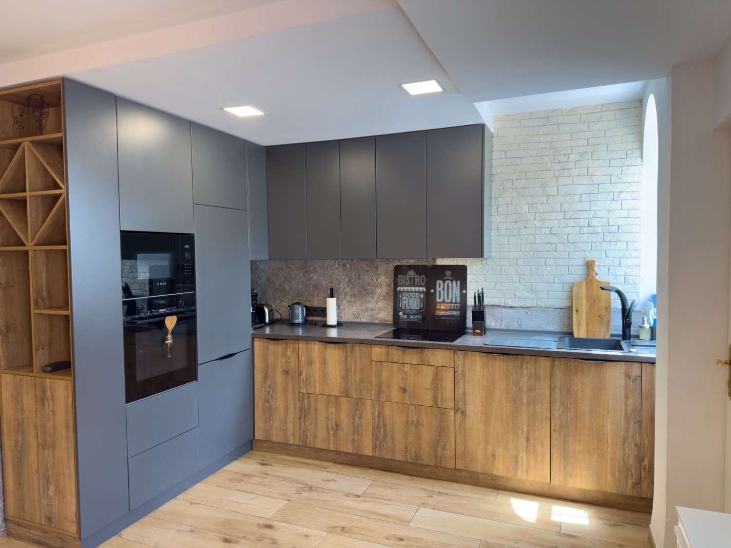 TIL LEIE TIL 30.6.26 OG FRA 01.09.2026 TIL 30.06.2027 FIN DUPLEX NÆR STRANDEN I BENALMADENA