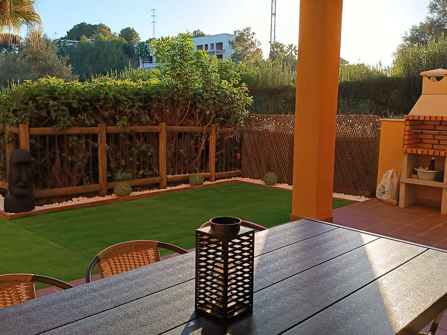 UTLEIE FRA 16.4.26 - 30.6.26 OG FRA 1.10.26-15.6-27 VAKKER LEILIGHET MED HAVUTSIKT I MARBELLA HAR 74 M2 BYGGET + 20 METER D