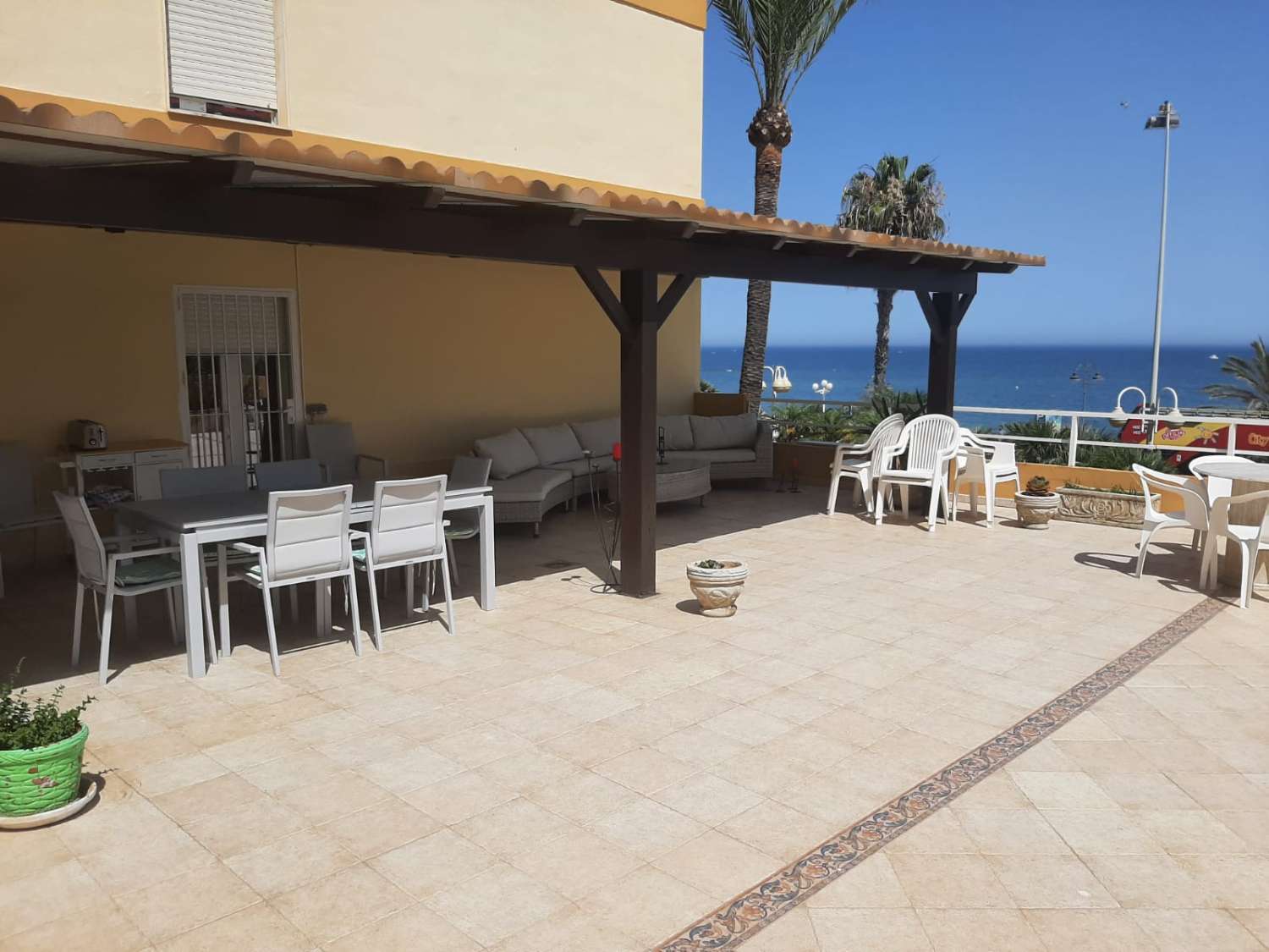 TIL LEIE FRA 01.09.2026 TIL 30.06.2027 PRAKTFULL LEILIGHET PÅ 1ST LINE BENALMADENA BEACH