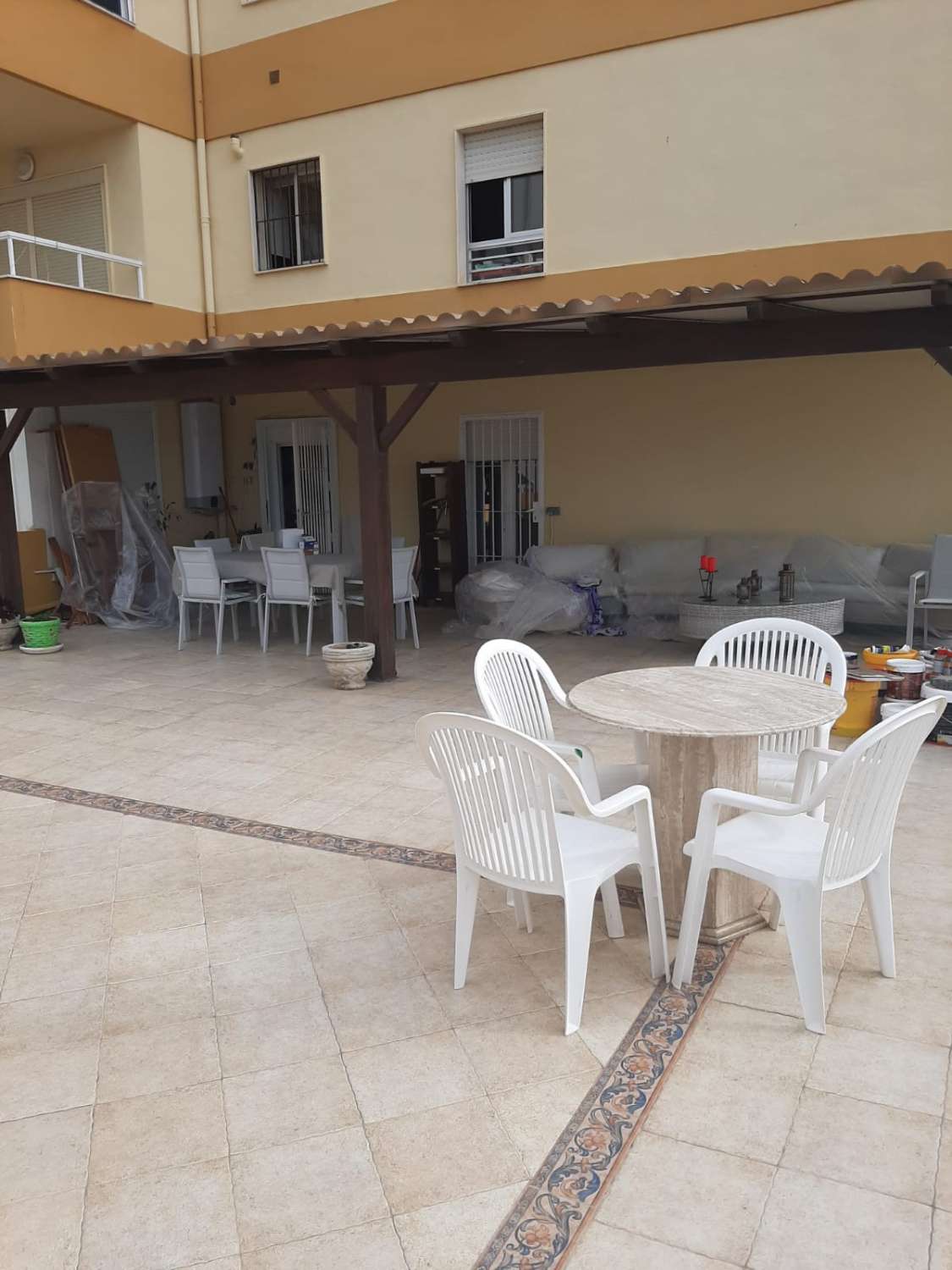 TIL LEIE FRA 01.09.2026 TIL 30.06.2027 PRAKTFULL LEILIGHET PÅ 1ST LINE BENALMADENA BEACH