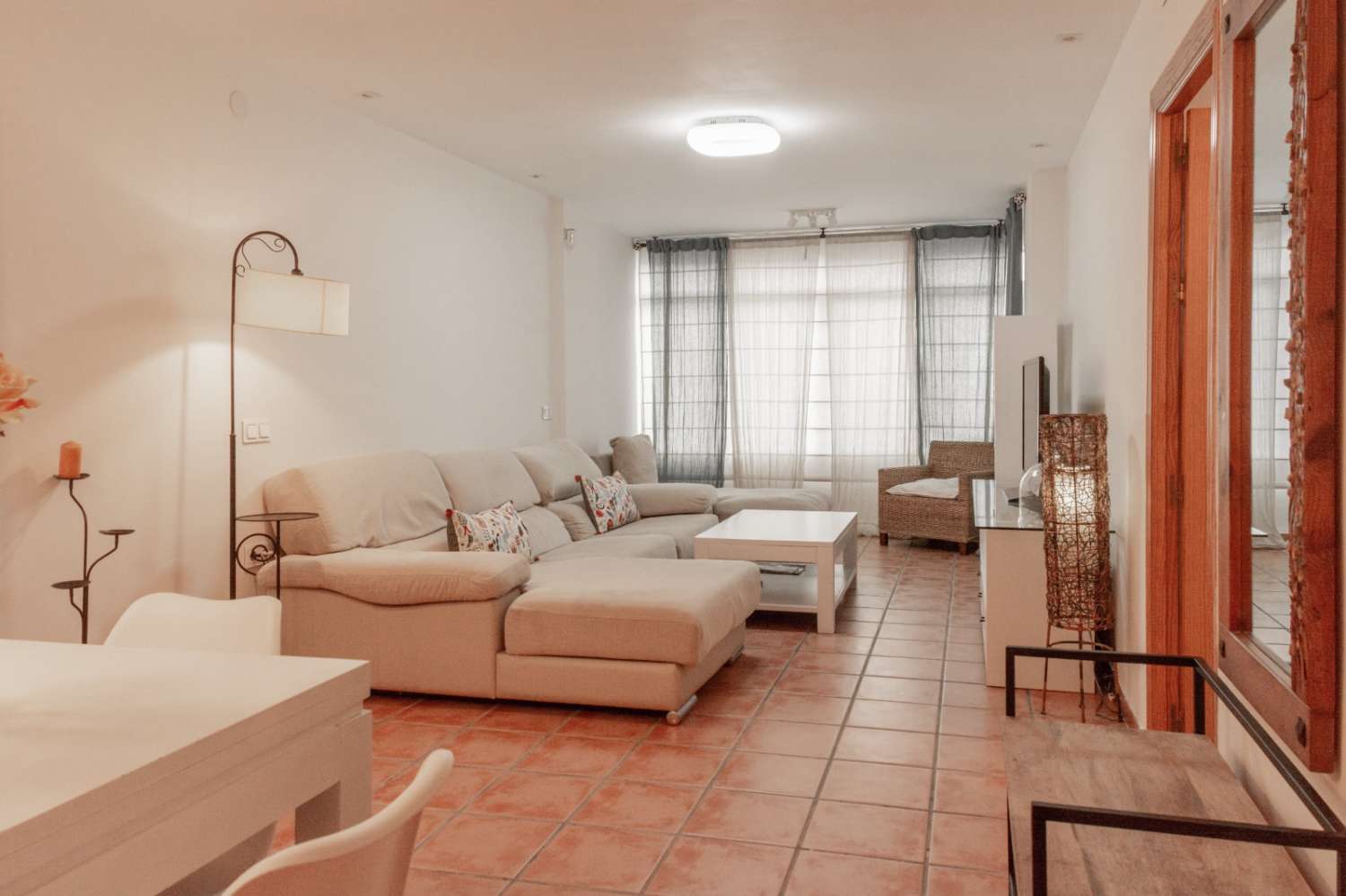 TIL LEIE FRA 01.09.2026 TIL 30.06.2027 PRAKTFULL LEILIGHET PÅ 1ST LINE BENALMADENA BEACH