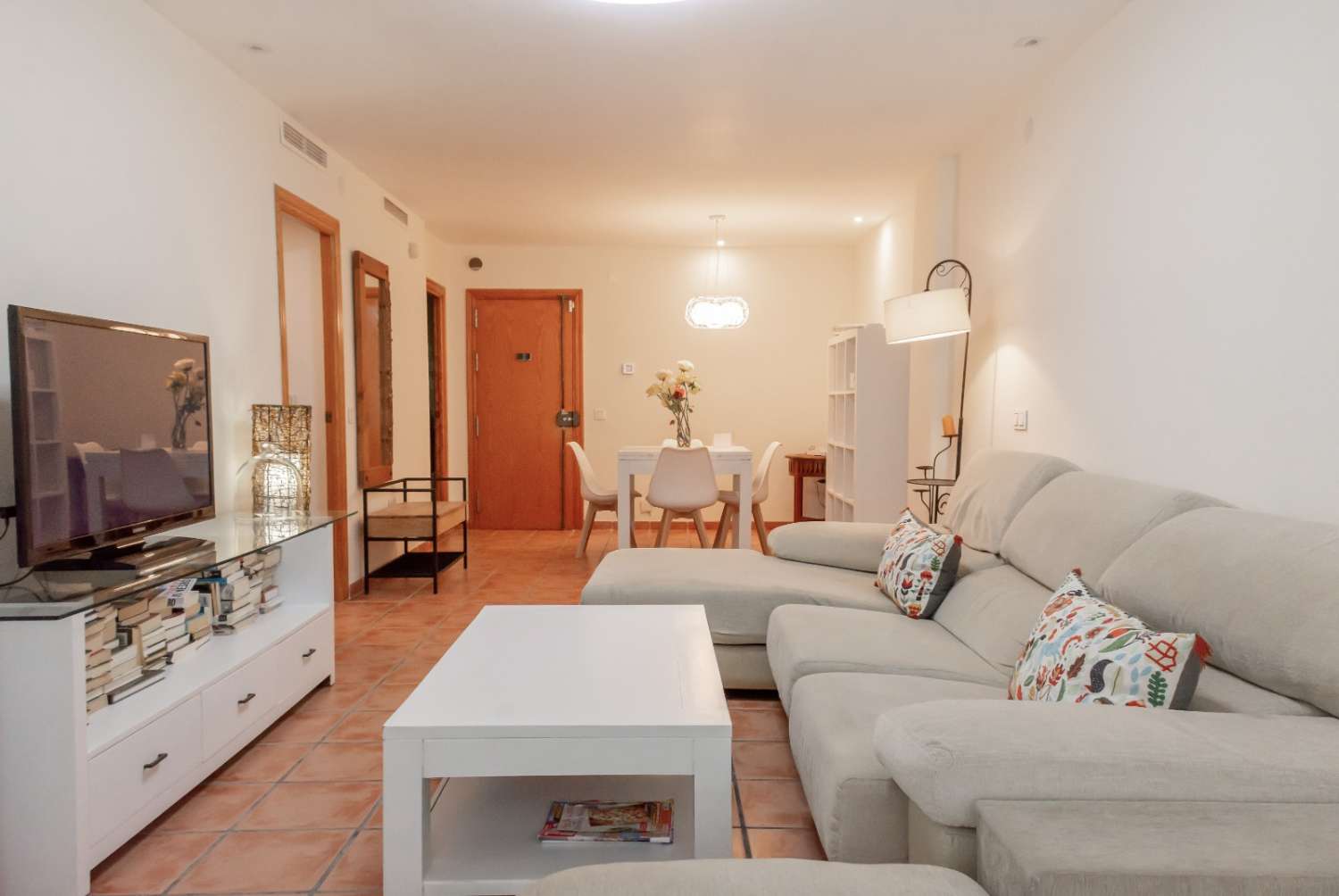 TIL LEIE FRA 01.09.2026 TIL 30.06.2027 PRAKTFULL LEILIGHET PÅ 1ST LINE BENALMADENA BEACH