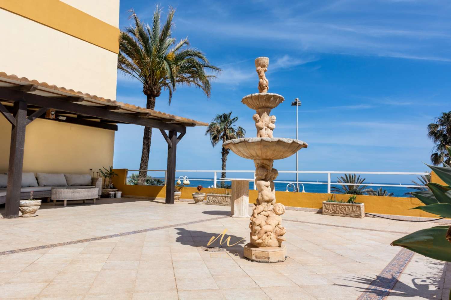 TIL LEIE FRA 01.09.2026 TIL 30.06.2027 PRAKTFULL LEILIGHET PÅ 1ST LINE BENALMADENA BEACH