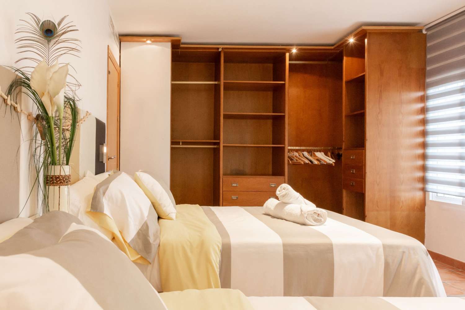 TIL LEIE FRA 01.09.2026 TIL 30.06.2027 PRAKTFULL LEILIGHET PÅ 1ST LINE BENALMADENA BEACH