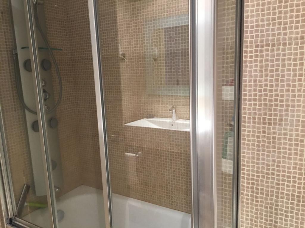 TIL LEIE FRA 02.04.26.-30.6.26 OG FRA 01.09.2026 TIL 30.06.2027 VAKKER LEILIGHET MED HAVUTSIKT 200 METER FRA STRANDEN I BENALMADENA