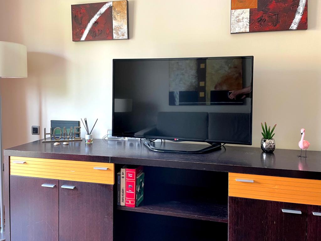 TIL LEIE FRA 02.04.26.-30.6.26 OG FRA 01.09.2026 TIL 30.06.2027 VAKKER LEILIGHET MED HAVUTSIKT 200 METER FRA STRANDEN I BENALMADENA