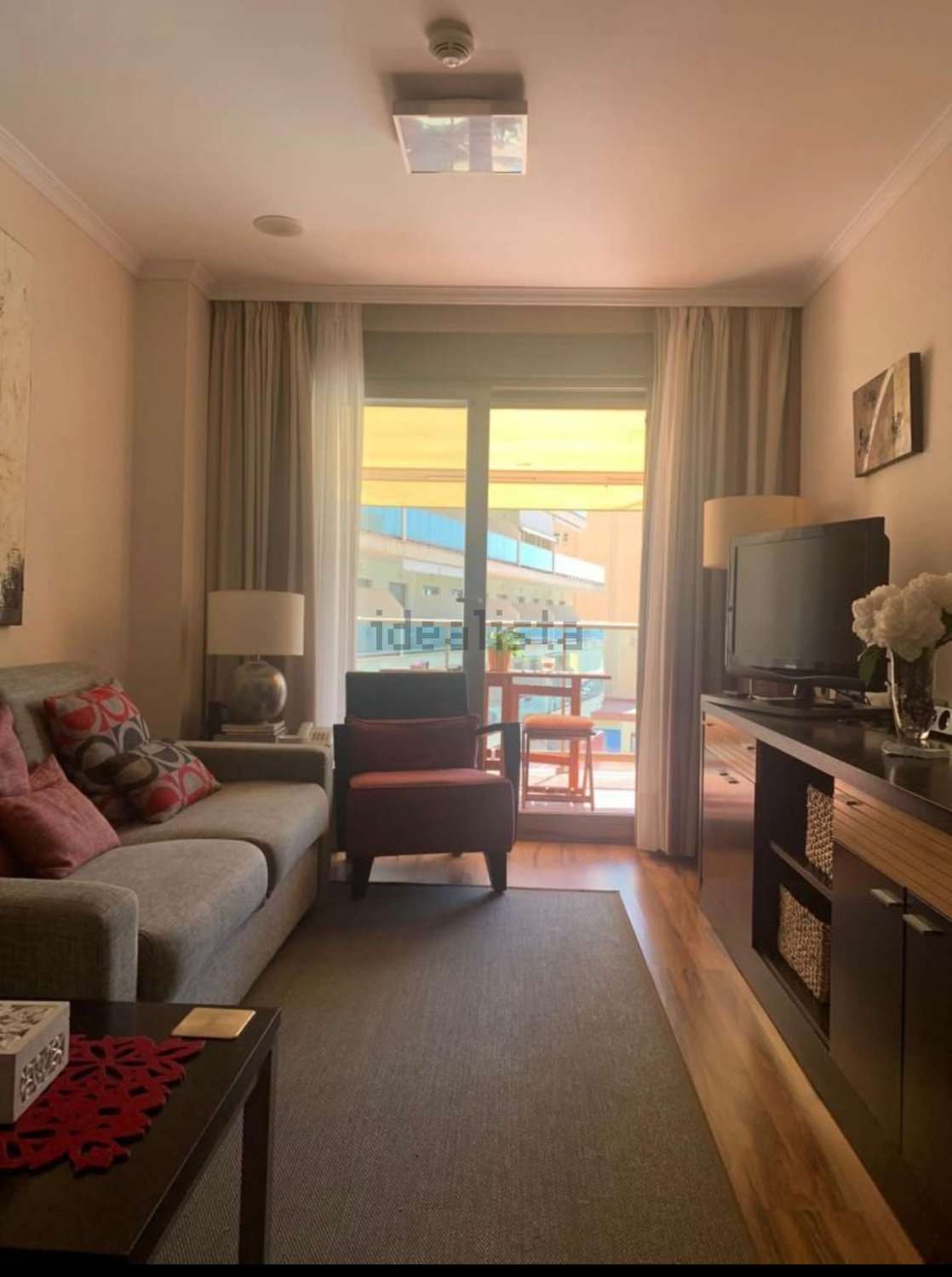 TIL LEIE FRA 02.04.26.-30.6.26 OG FRA 01.09.2026 TIL 30.06.2027 VAKKER LEILIGHET MED HAVUTSIKT 200 METER FRA STRANDEN I BENALMADENA