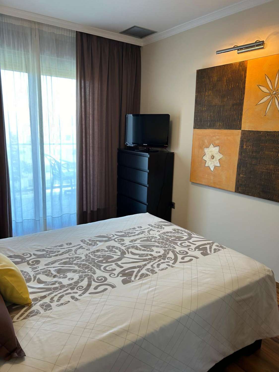 LEID FRA 17.03.2026 - 30.06.2026 OG FRA 1.10.26-20.12.26 OG FRA 16.1.27-30.6.27 VAKKER LEILIGHET MED HAVUTSIKT I BENALMADENA COSTA