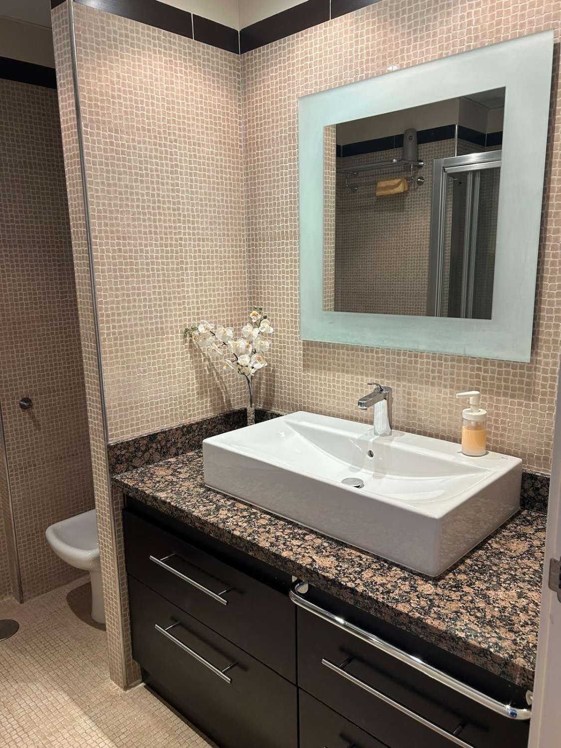 LEID FRA 17.03.2026 - 30.06.2026 OG FRA 1.10.26-20.12.26 OG FRA 16.1.27-30.6.27 VAKKER LEILIGHET MED HAVUTSIKT I BENALMADENA COSTA