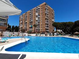 LEID UT FRA NÅ TIL 30.11.26 OG FRA 2.12.26-30.6.27. VAKKER LEILIGHET MED HAVUTSIKT I ARROYO DE LA MIEL (BENALMADENA)