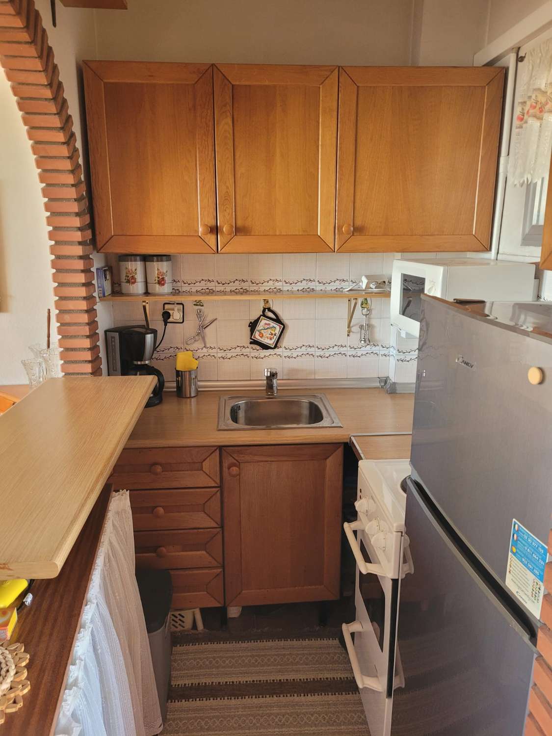 Se alquila desde 01.04.26 - 30.6.26 y desde 01/09/26-30/06/27bonito apartamento con vistas al mar en La Carihuela ( Torremolinos)