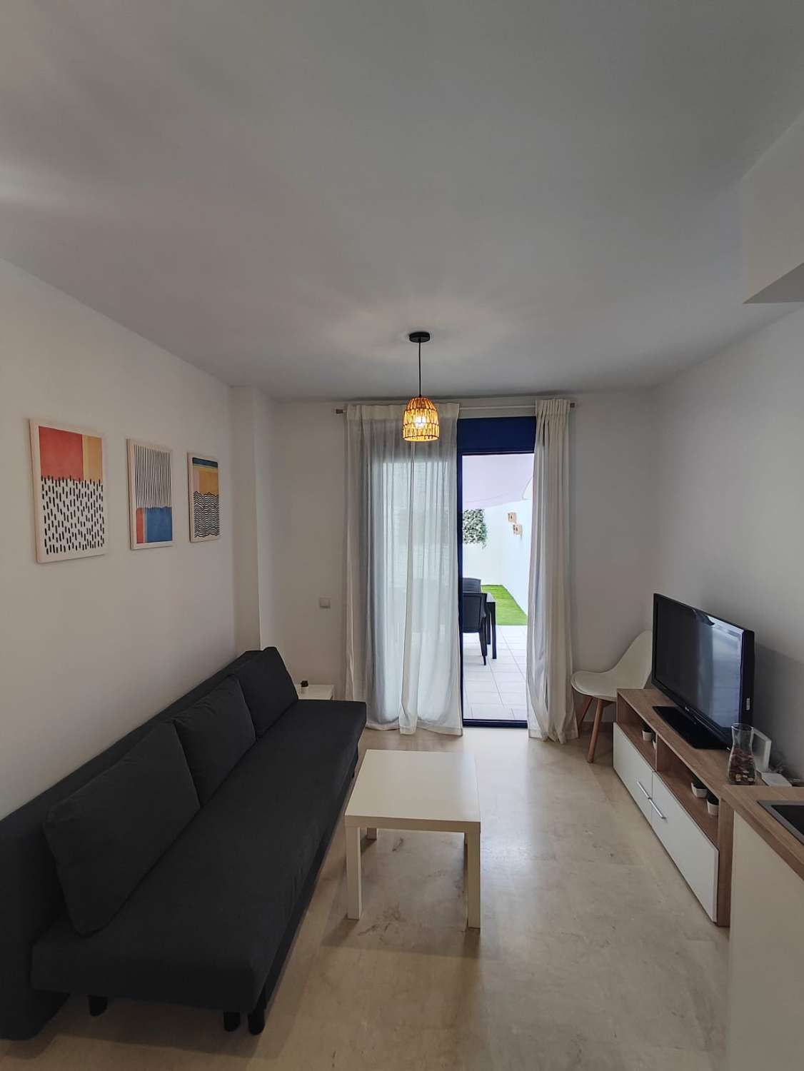 E ALQUILA DESDE AHORA HASTA 30.6.26 BONITO APARTAMENTO CERCA DE LA PLAYA EN BENALMADENA