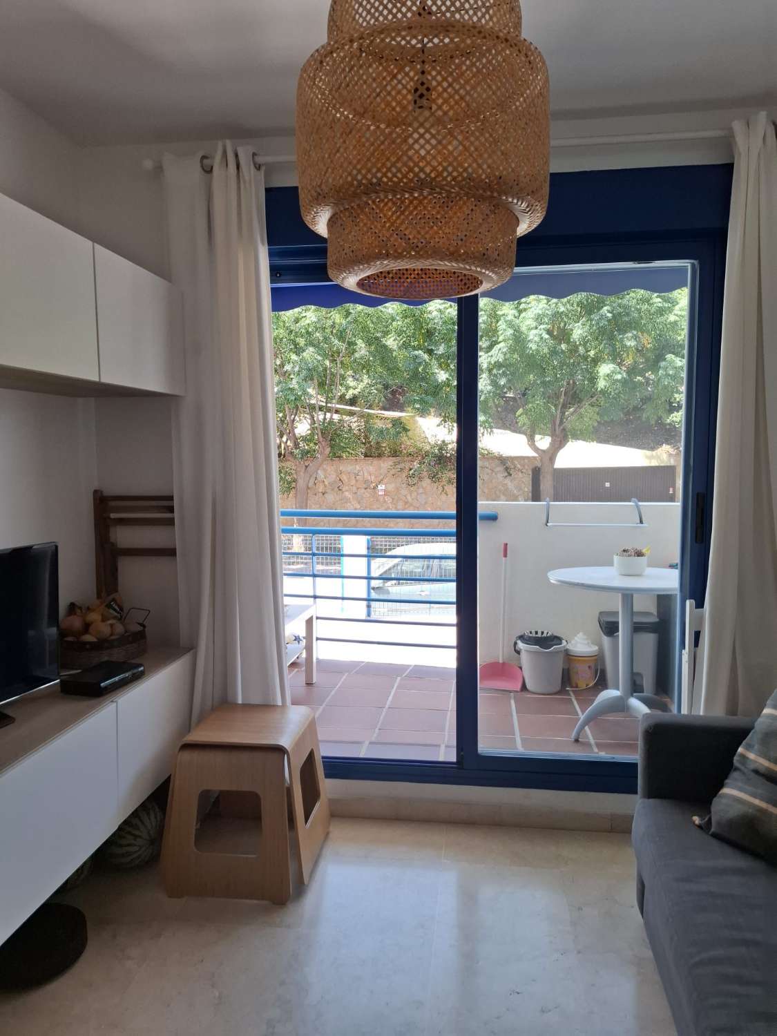 Se alquila desde ahora hasta30/6/2026 Y DESDE01/09/2026 - 30/06/2027 bonito apartamento en Benalmádena Costa a 150 metros de la playa