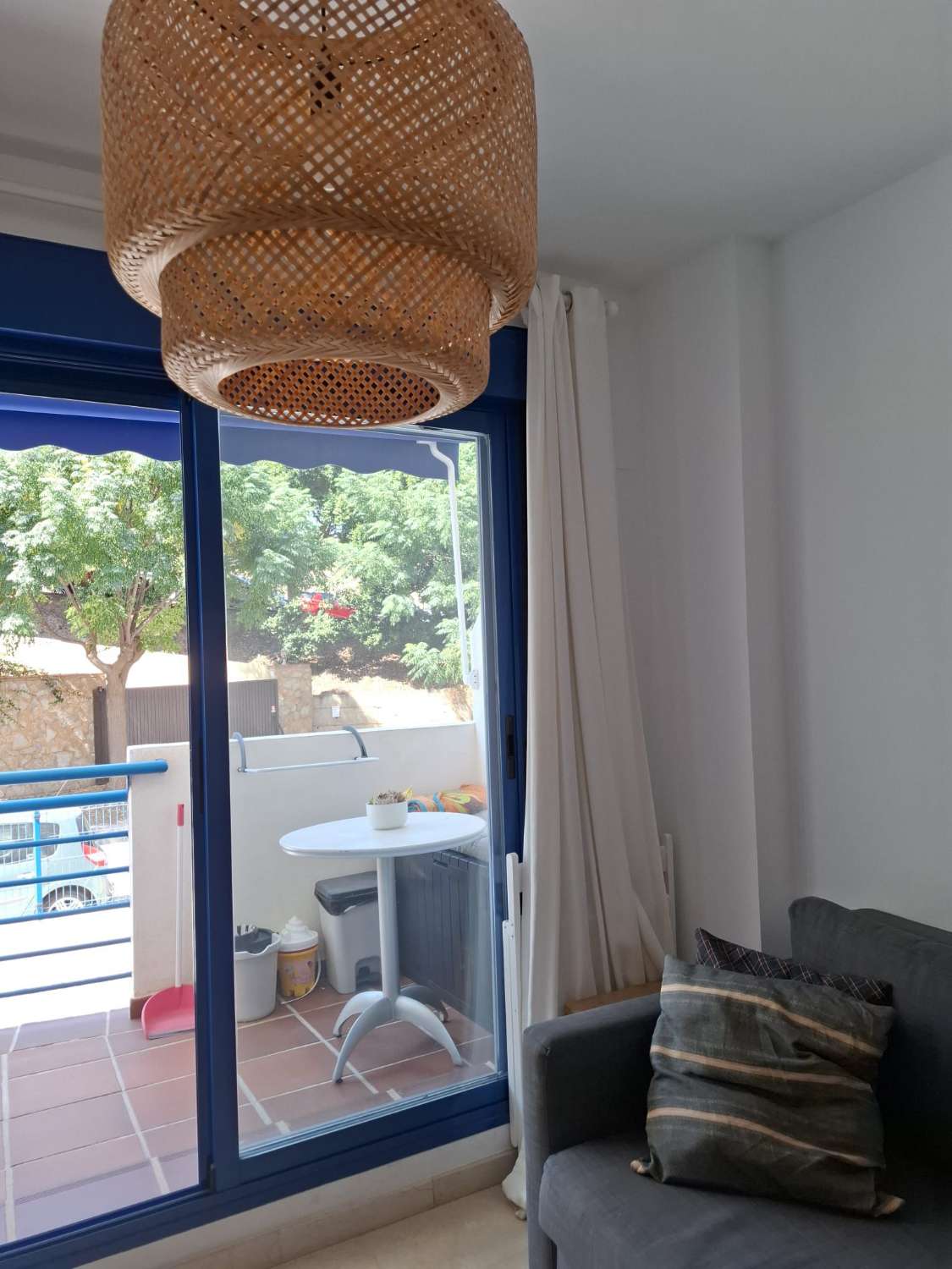 Se alquila desde ahora hasta30/6/2026 Y DESDE01/09/2026 - 30/06/2027 bonito apartamento en Benalmádena Costa a 150 metros de la playa